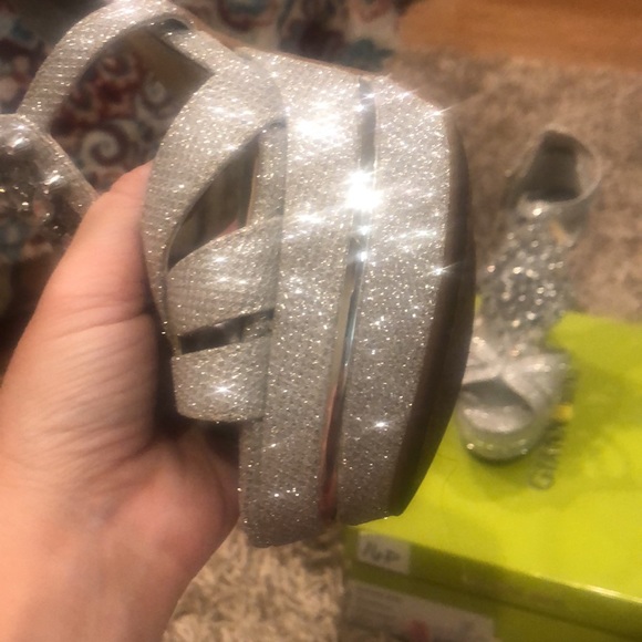 GIANNI BINI Heels. Size 6. Silver and glitter . - Picture 11 of 12